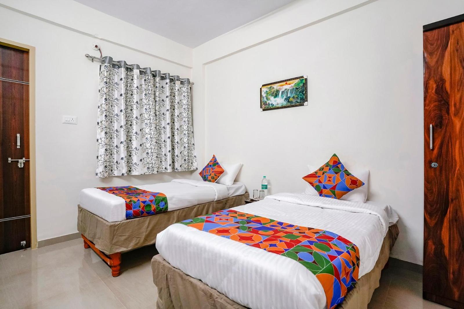 Hotel Comfort Caves Nashik Exterior photo