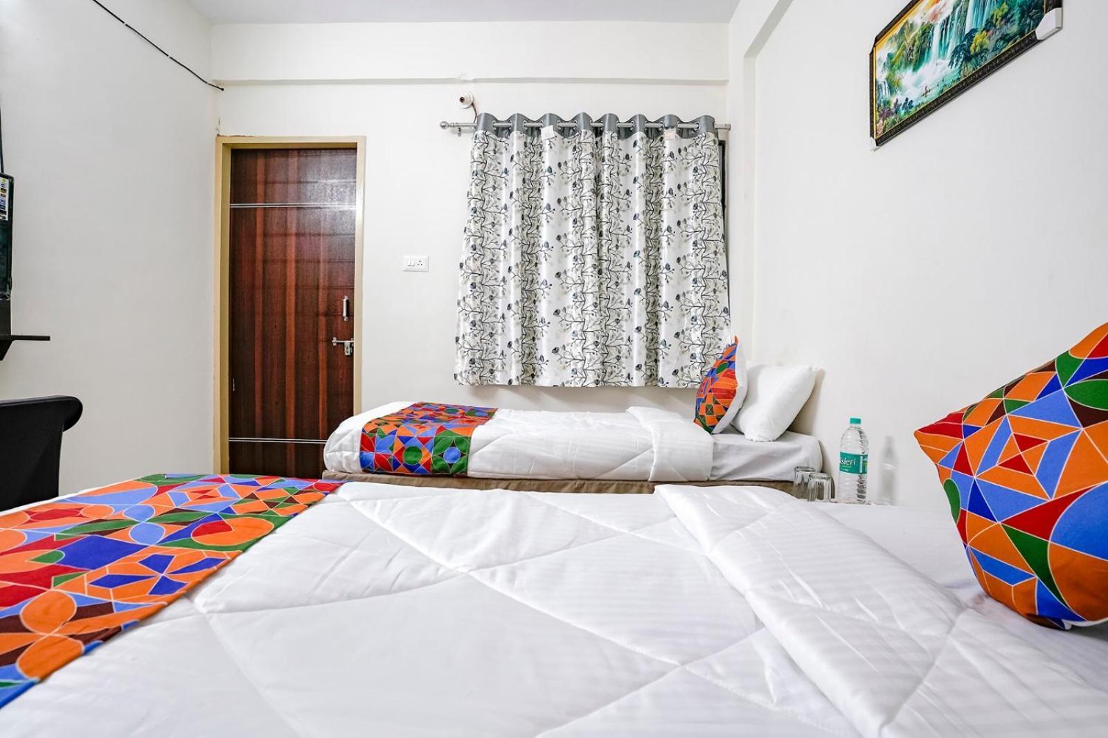 Hotel Comfort Caves Nashik Exterior photo