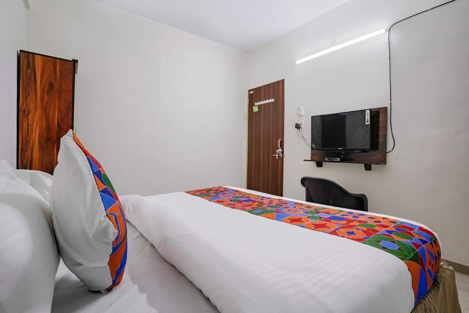 Hotel Comfort Caves Nashik Exterior photo